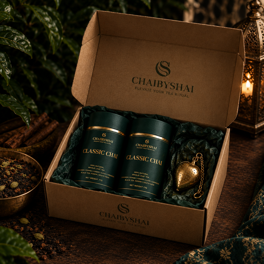 Cadeauset Classic Chai for Two: twee kokers Classic Chai met een gouden hartjesinfuser in een doos